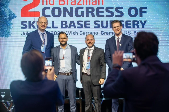 Especialista do CEANNE Guarapuava se destaca em congresso nacional de cirurgia da base do crânio
