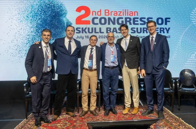 Dr. Gustavo Isolan apresenta experiência no manejo de schwannomas vestibulares em congresso nacional